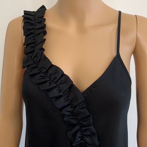 EXPRESS Asymmetrical Ruffle Top - Picture 2 of 6